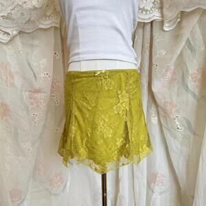 Urban Outfitters lime lace fairy mini skirt Sz. S